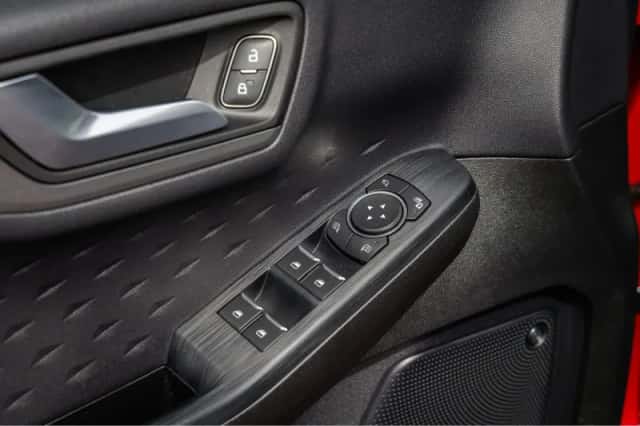 Ford Kuga (2021) thumbnail 24