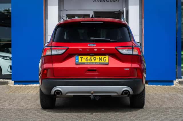 Ford Kuga (2021) thumbnail 6