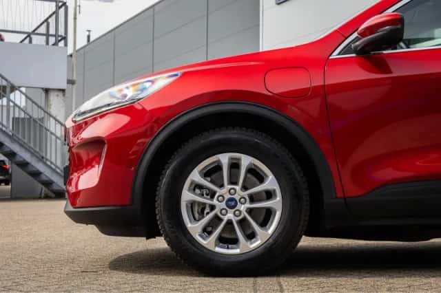 Ford Kuga (2021) thumbnail 9