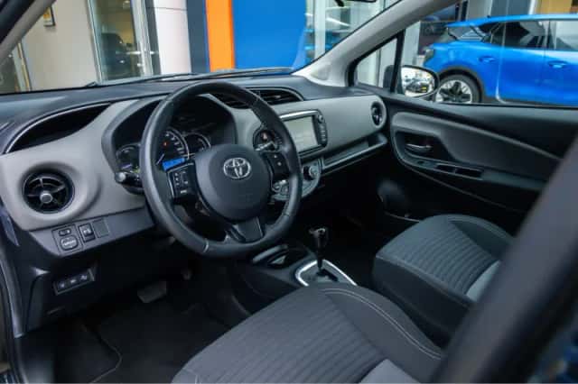 Toyota Yaris (2019) thumbnail 2