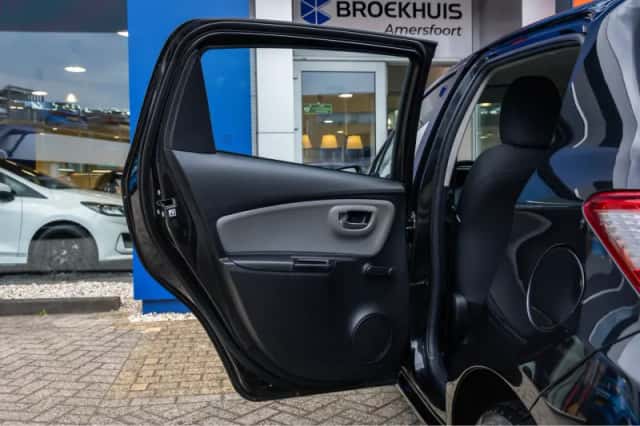 Toyota Yaris (2019) thumbnail 18