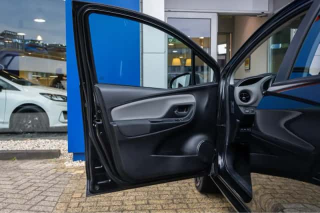 Toyota Yaris (2019) thumbnail 19