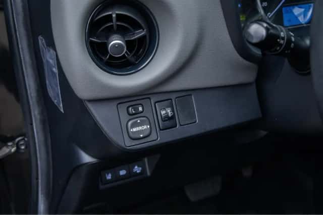 Toyota Yaris (2019) thumbnail 21