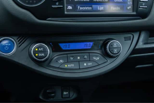 Toyota Yaris (2019) thumbnail 32