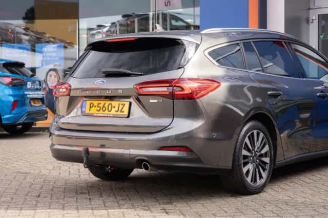 Ford Focus (2022) thumbnail 12
