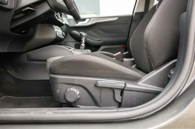 Ford Focus (2022) thumbnail 16
