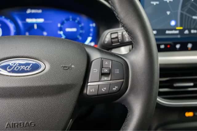 Ford Focus (2022) thumbnail 30