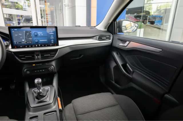Ford Focus (2022) thumbnail 45