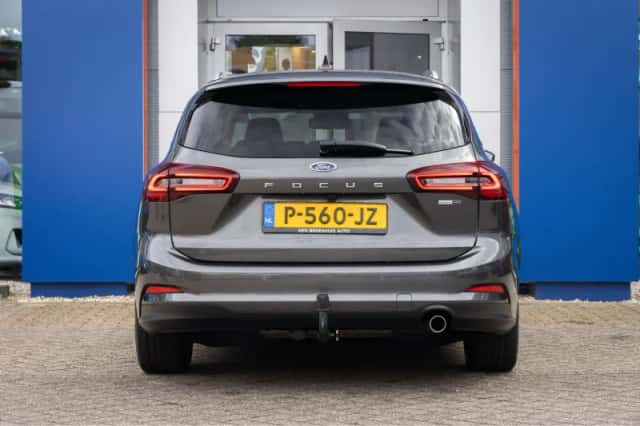 Ford Focus (2022) thumbnail 10