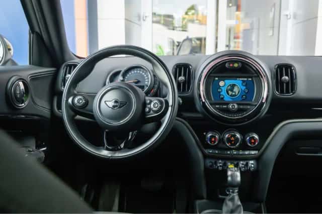 MINI Countryman (2018) thumbnail 16