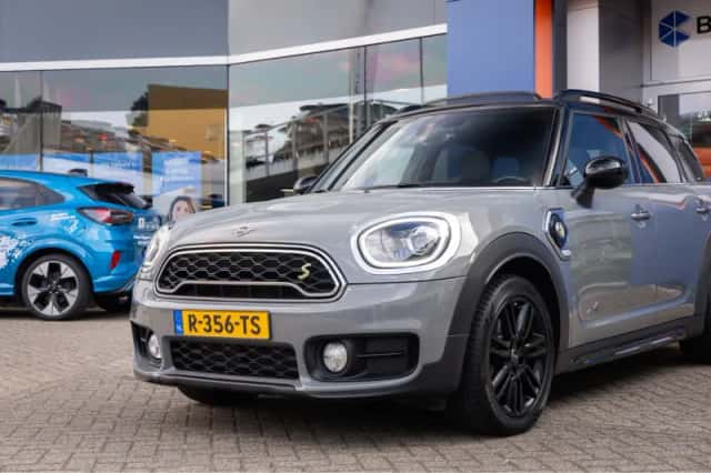 MINI Countryman (2018) thumbnail 3