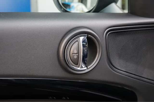 MINI Countryman (2018) thumbnail 21