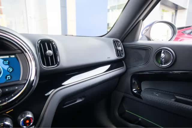 MINI Countryman (2018) thumbnail 36