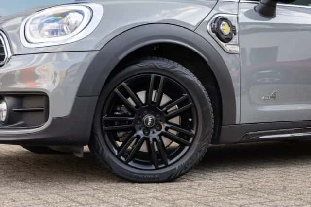 MINI Countryman (2018) thumbnail 9