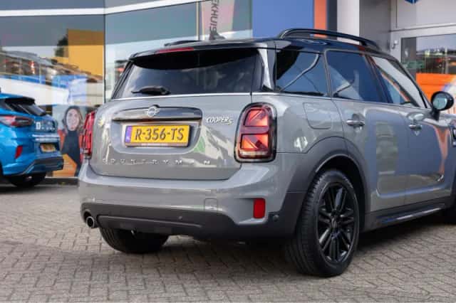 MINI Countryman (2018) thumbnail 10