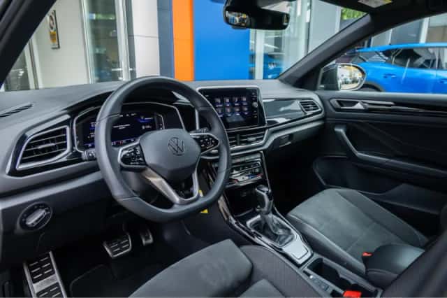 Volkswagen T-Roc (2022) thumbnail 2