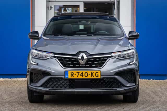Renault Arkana (2022) thumbnail 2