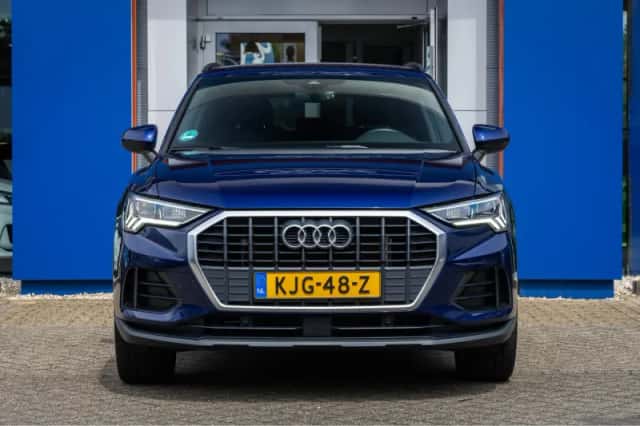 Audi Q3 (2022) thumbnail 3