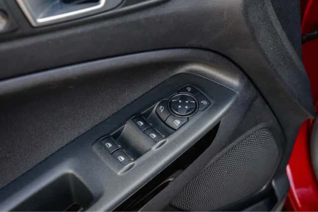 Ford EcoSport (2018) thumbnail 38