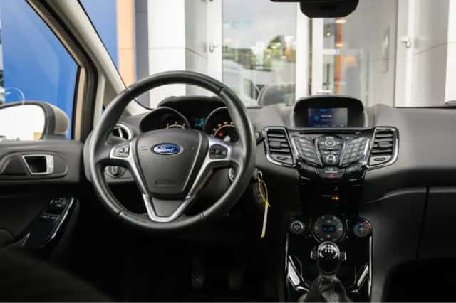 Ford Fiesta (2016) thumbnail 13