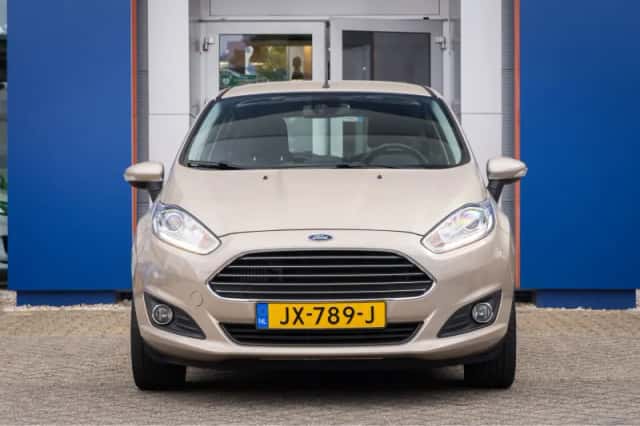 Ford Fiesta (2016) thumbnail 3