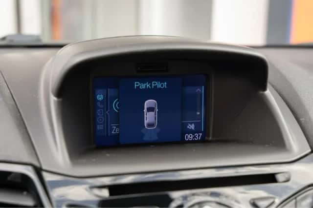 Ford Fiesta (2016) thumbnail 32