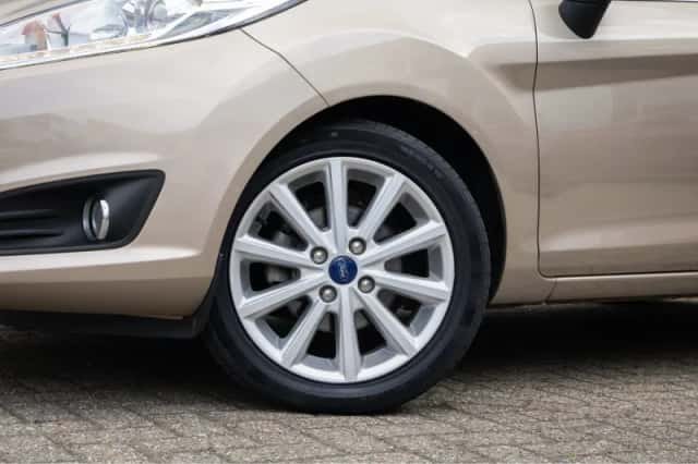 Ford Fiesta (2016) thumbnail 10