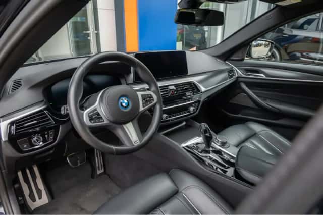 BMW 5-Serie (2023) thumbnail 2
