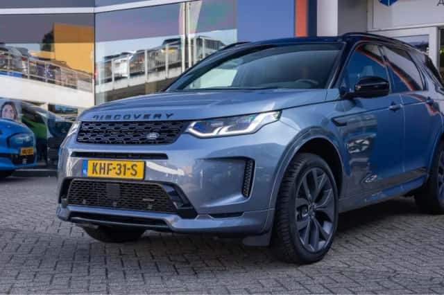 Land Rover Discovery Sport (2023) thumbnail 5