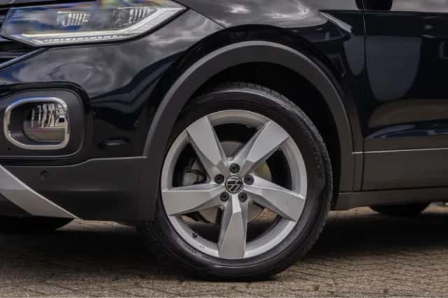 Volkswagen T-Cross (2023) thumbnail 2