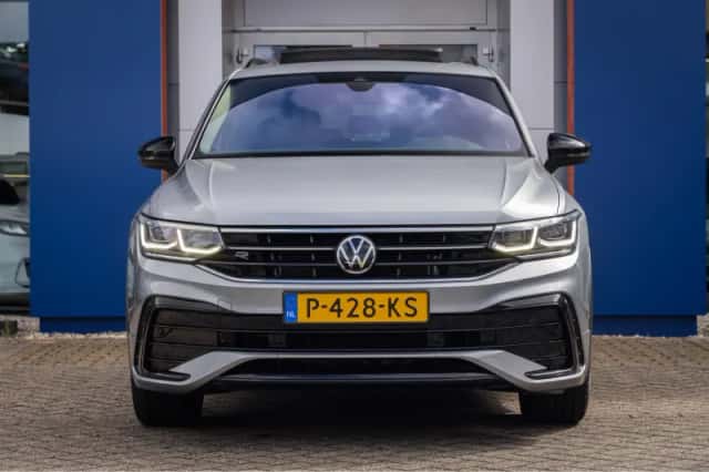 Volkswagen Tiguan (2022) thumbnail 3