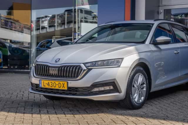 Škoda Octavia (2021) thumbnail 6