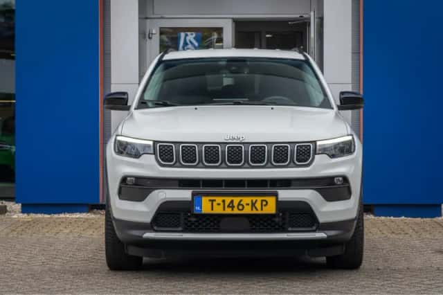 Jeep Compass (2023) thumbnail 4