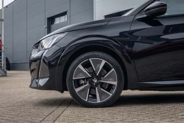 Peugeot e-208 (2022) thumbnail 6