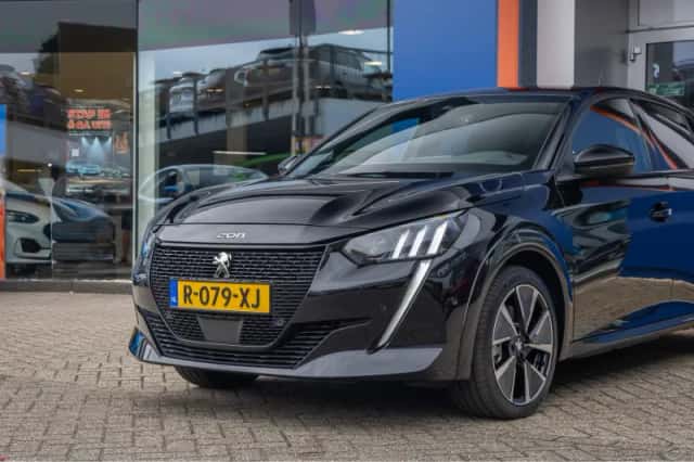 Peugeot e-208 (2022) thumbnail 6