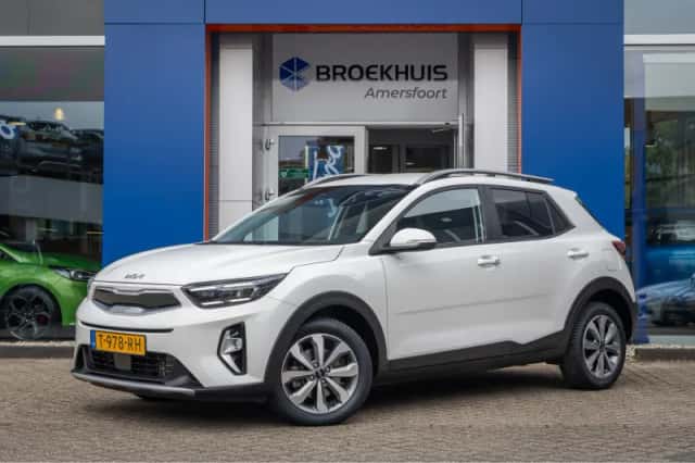 Kia Stonic (2023) thumbnail 1
