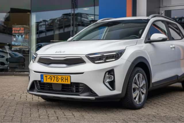 Kia Stonic (2023) thumbnail 4