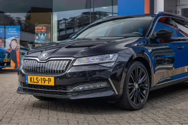 Škoda Superb (2023) thumbnail 5