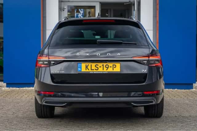 Škoda Superb (2023) thumbnail 6