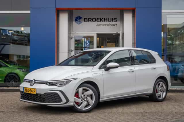 Volkswagen Golf (2022) thumbnail 1