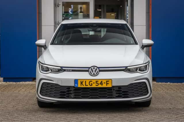 Volkswagen Golf (2022) thumbnail 4