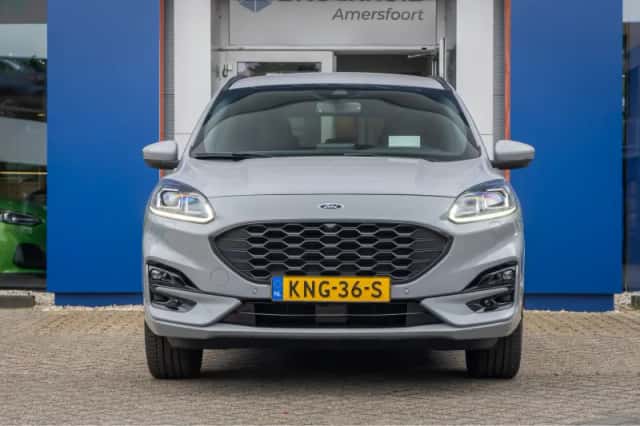 Ford Kuga (2023) thumbnail 5