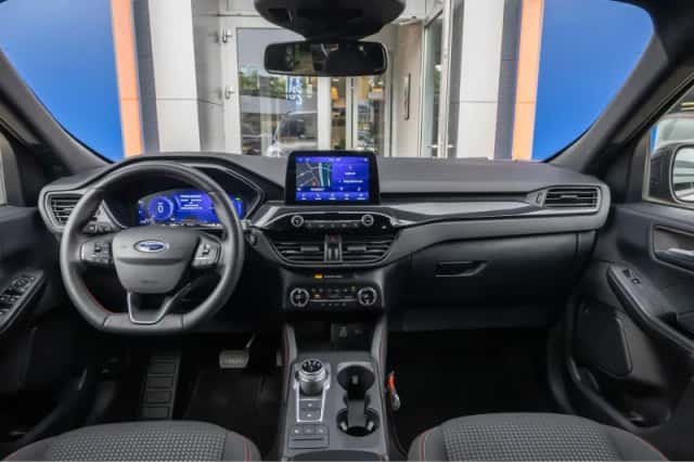 Ford Kuga (2022) thumbnail 3