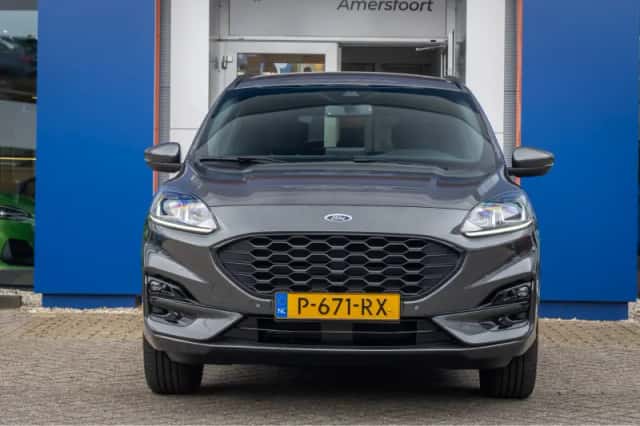 Ford Kuga (2022) thumbnail 5