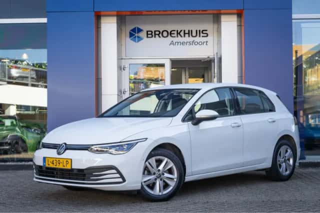 Volkswagen Golf (2021) thumbnail 1