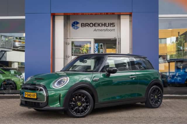 MINI Electric (2022) thumbnail 1