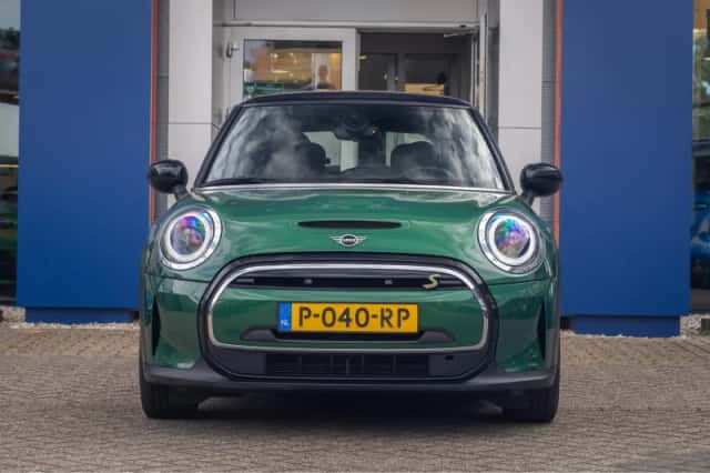 MINI Electric (2022) thumbnail 3