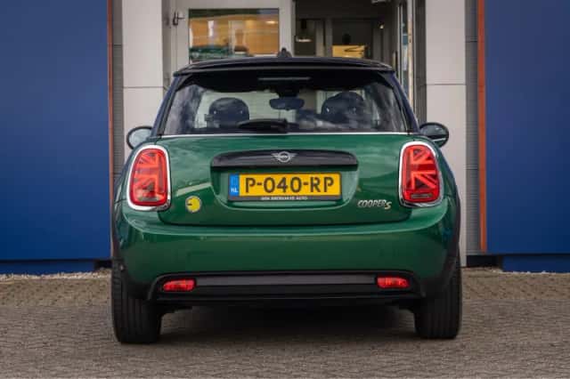 MINI Electric (2022) thumbnail 4