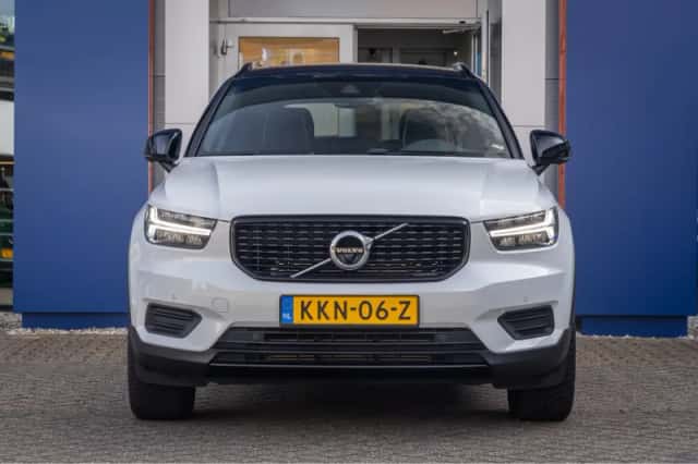 Volvo XC40 (2022) thumbnail 4