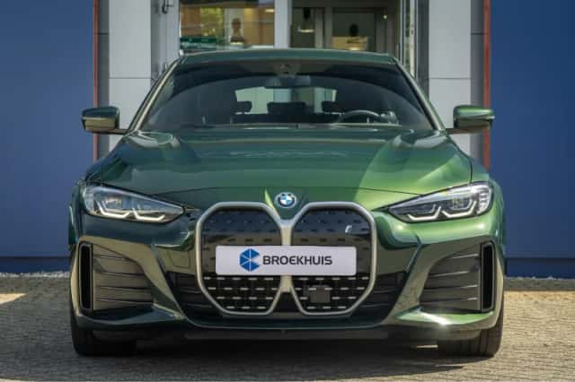 BMW i4 (2024) thumbnail 3